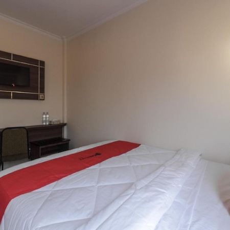RedDoorz Plus @ Boulevard Panakkukang Makassar Buitenkant foto