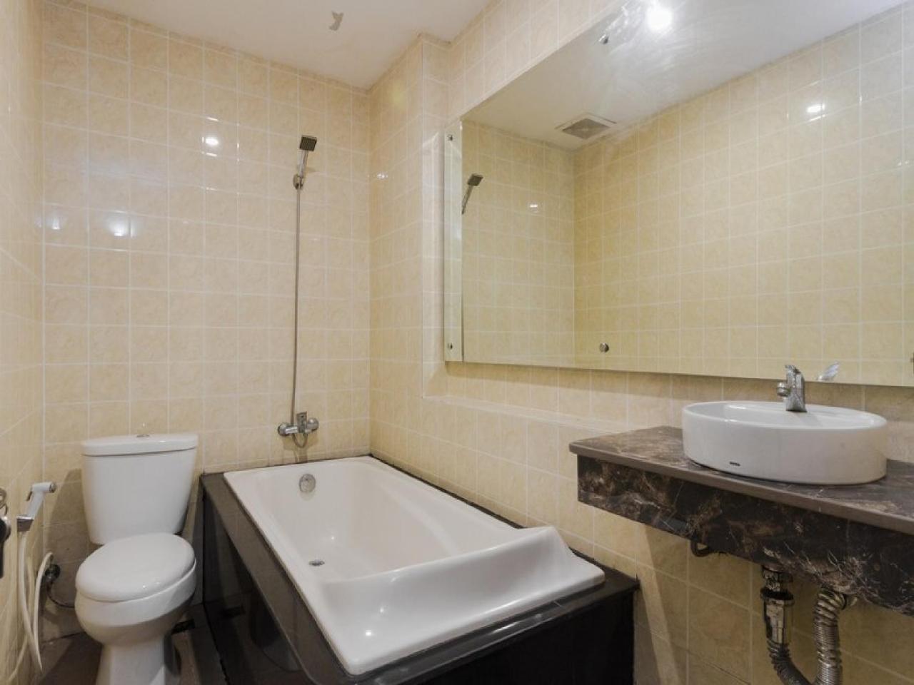 RedDoorz Plus @ Boulevard Panakkukang Makassar Buitenkant foto